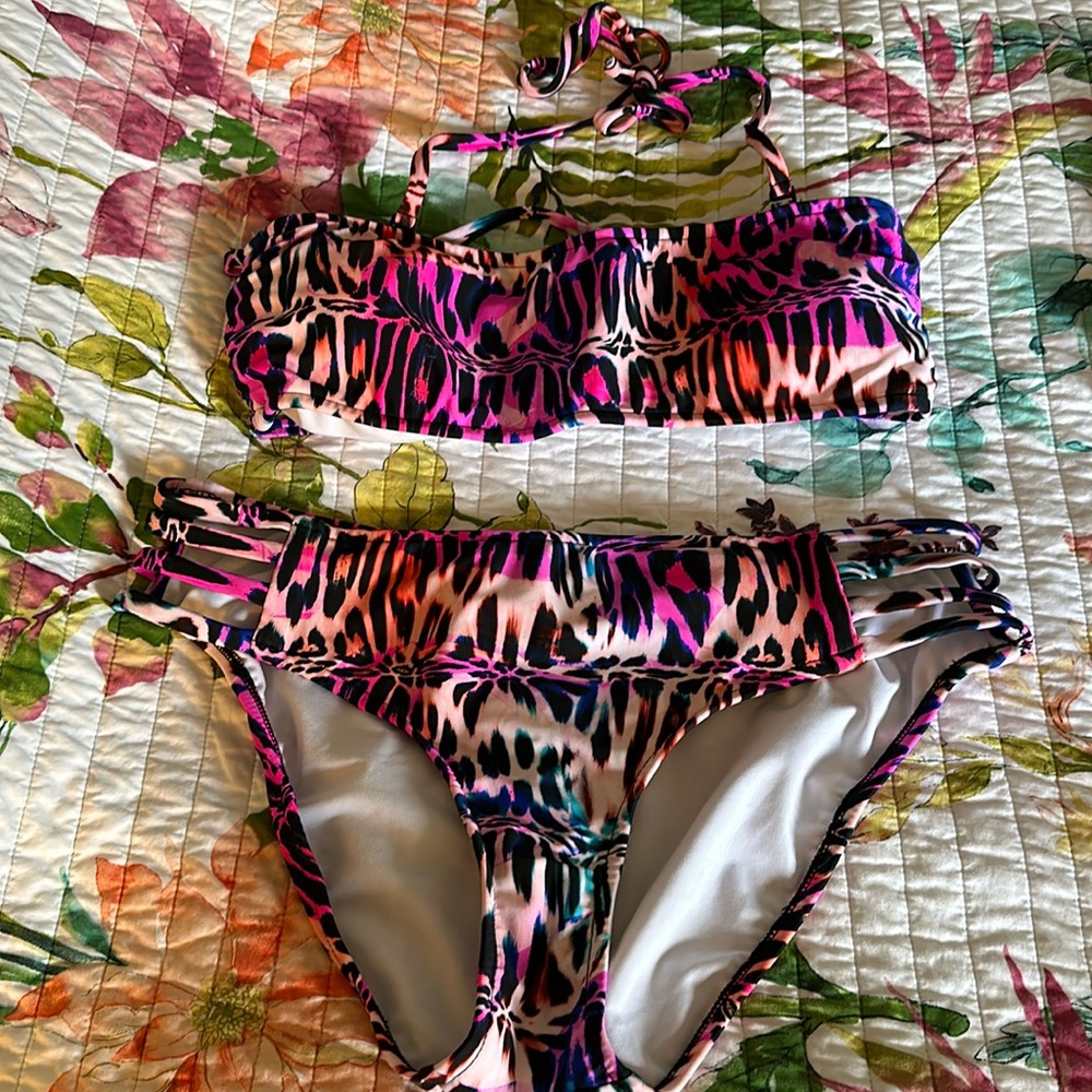 Venus two-piece bathing suit